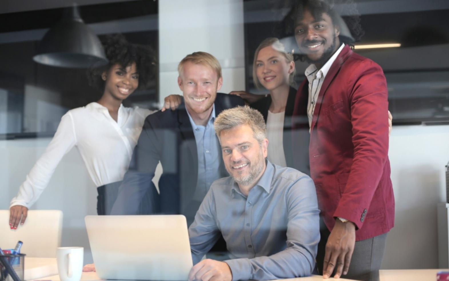 Команда специалистов Skilvia Quest работает над анализом SEO стратегии для клиента